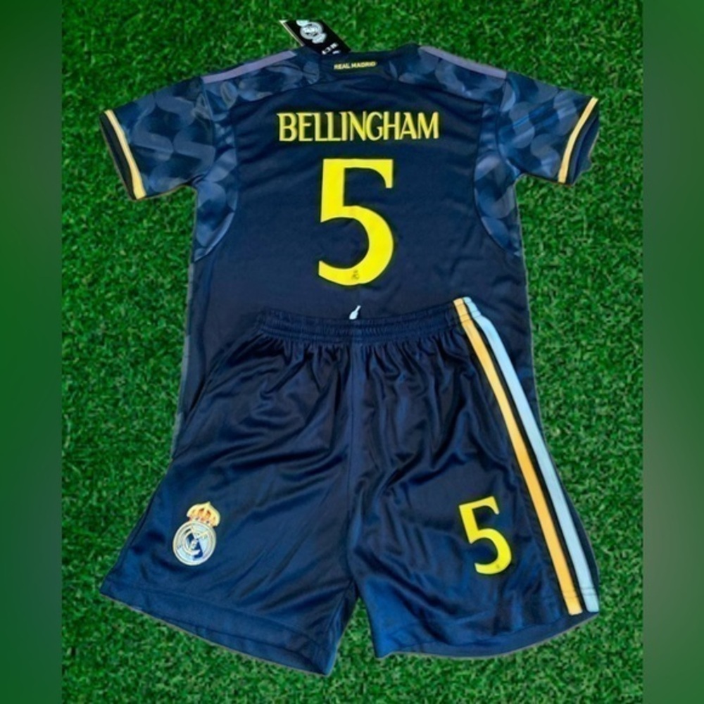 Jude Bellingham Soccer Jersey Youth XL Footballer Real Madrid Kids Size 30